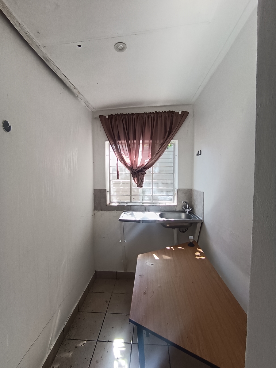 10 Bedroom Property for Sale in Brandwag Free State
